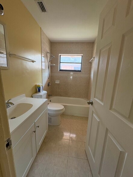 Building Photo - 1211 NW 29th Terrace