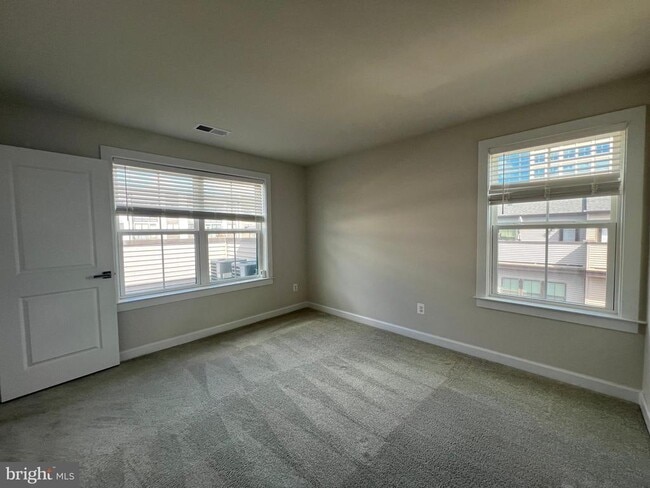 Building Photo - 2319 Water Promenade Ave