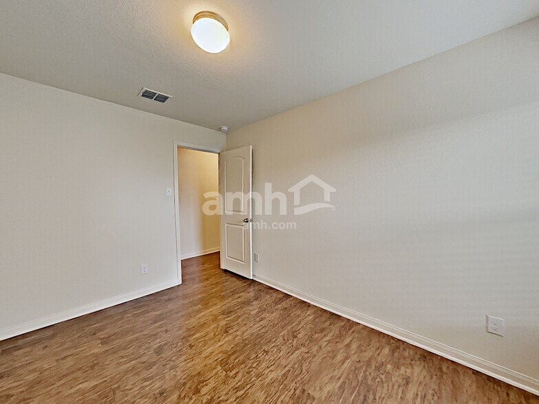 Building Photo - 7329 Canyon Light