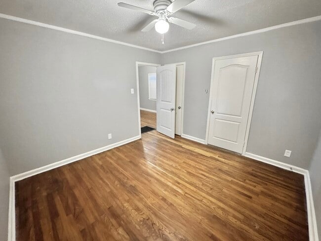 Building Photo - 2158 Lowell Ave