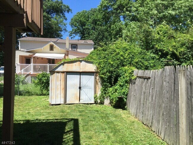 Building Photo - 27 Haddon Rd