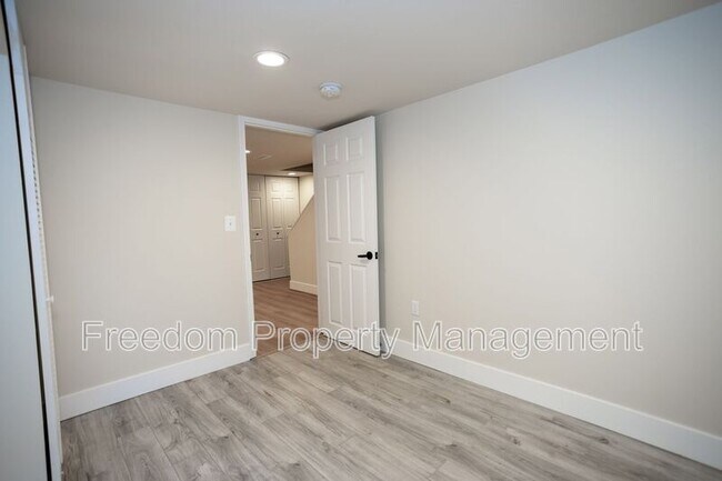 Building Photo - 102 Lynhaven Dr