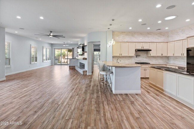 Building Photo - 12073 W Desert Mirage Dr