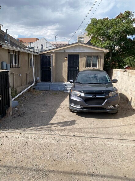 Gated parking - 508 5th St SW