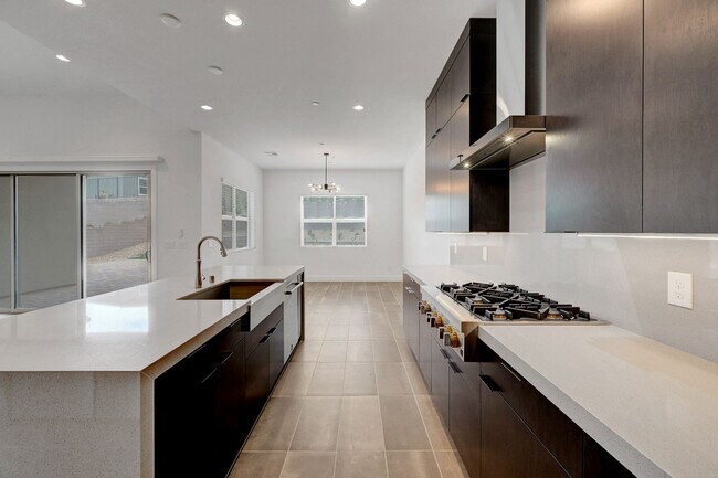 Building Photo - 281 Gandara St