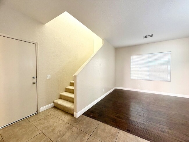 Building Photo - SPACIOUS 3 BEDROOM + LOFT | SILVERSTONE RANCH | GILCREASE ORCHARD VIEWS
