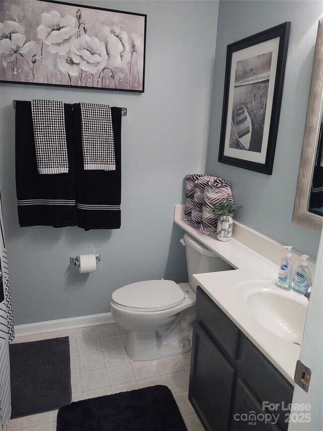 Building Photo - 3043 Uxbridge Woods Ct