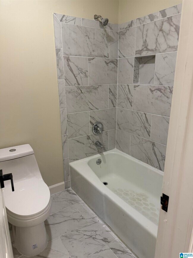 Building Photo - 113 Chase Plantation Pkwy