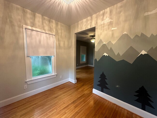 Building Photo - Gorgeous 3 Bed 2 Bath Haymount Home