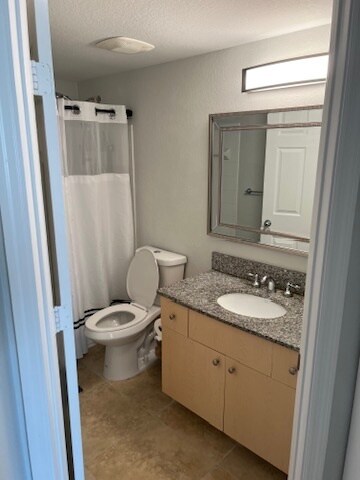 Building Photo - 2557 Centergate Dr
