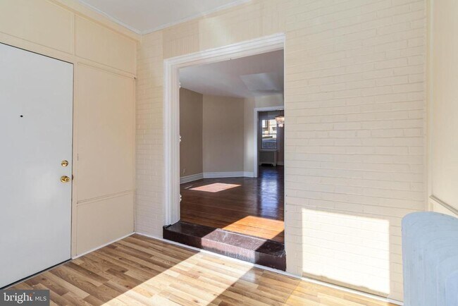 Building Photo - 1929 W Sparks St