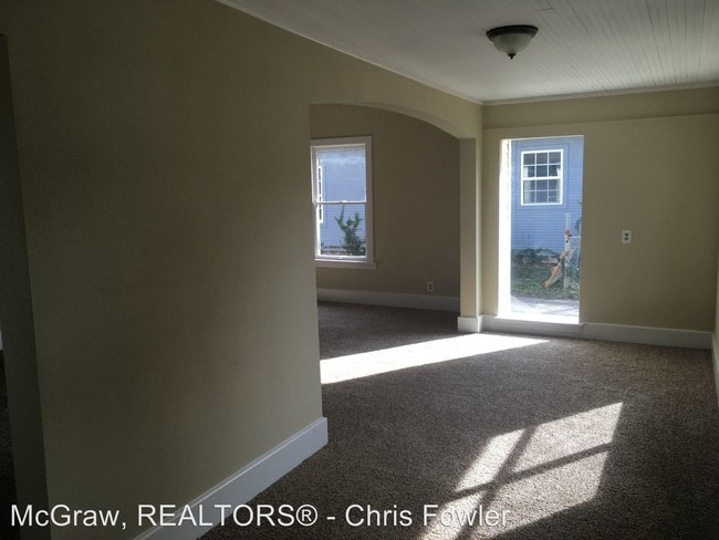 Building Photo - 2 br, 1 bath House - 331 S. Xanthus Ave.