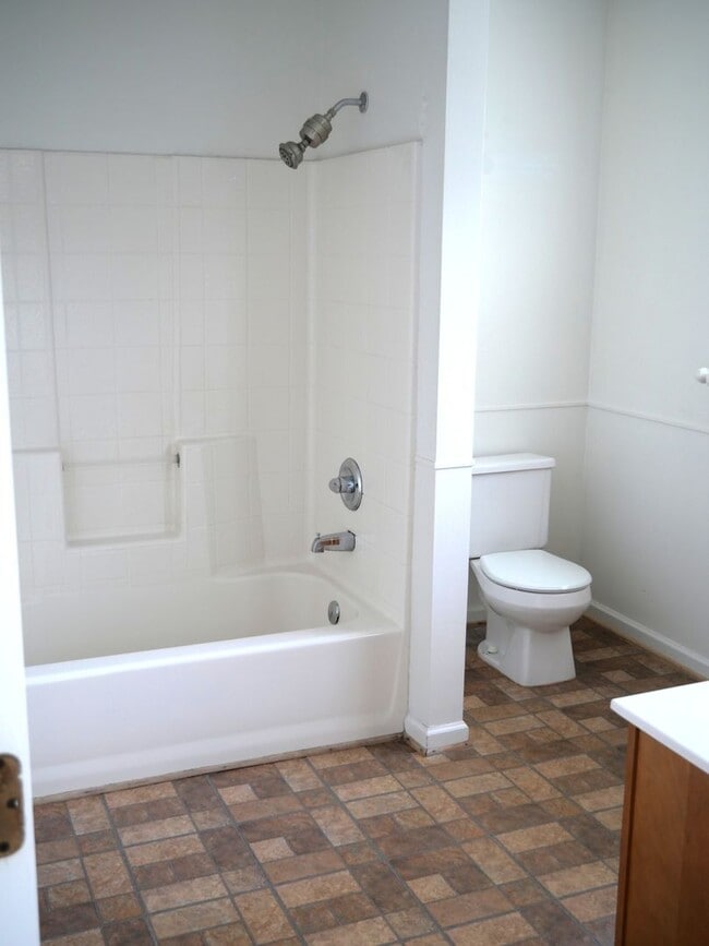 Building Photo - 113 Amelia Ct