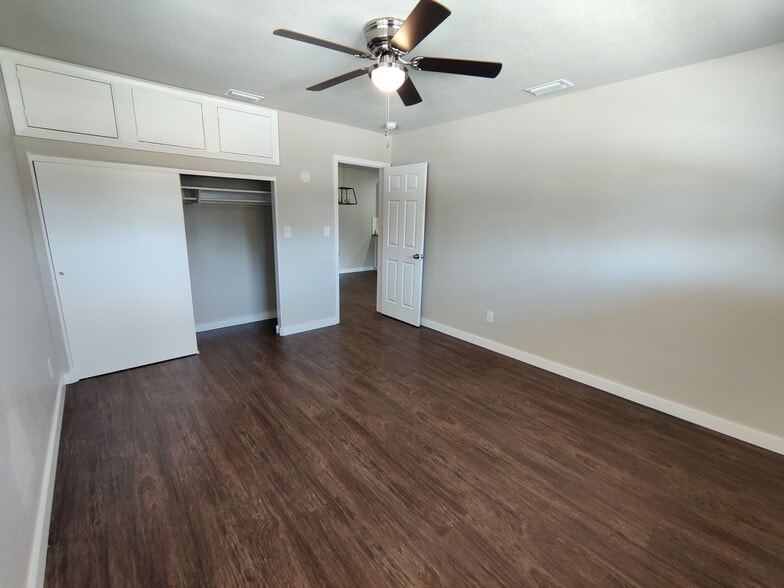 Large Bedroom - 1814 26th St W