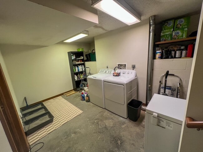 Building Photo - 3036 IA-1