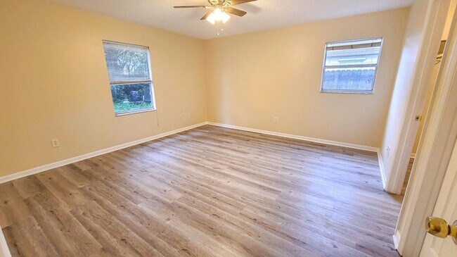 Building Photo - 7699 Blairwood Cir S