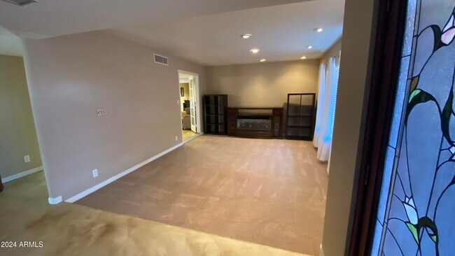 Building Photo - 6823 W Union Hills Dr
