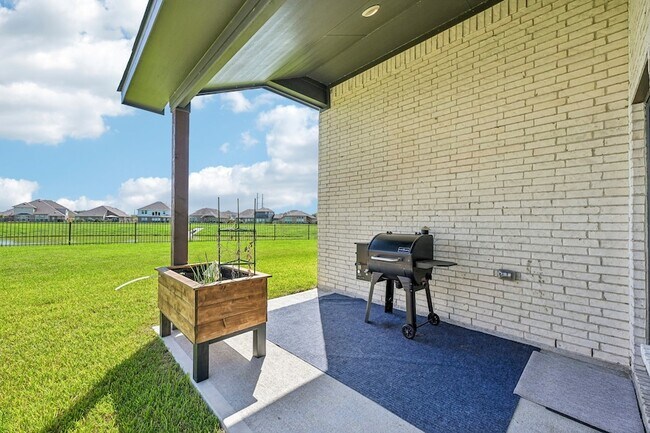 Building Photo - 409 Chardonnay Dr