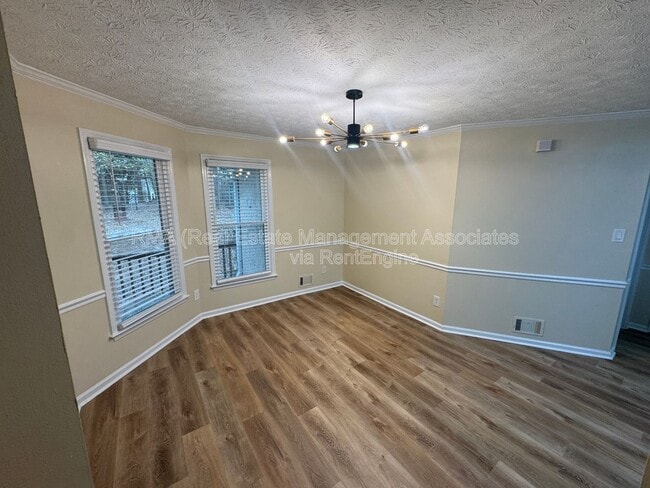 Building Photo - 129 Wagon Wheel Cir