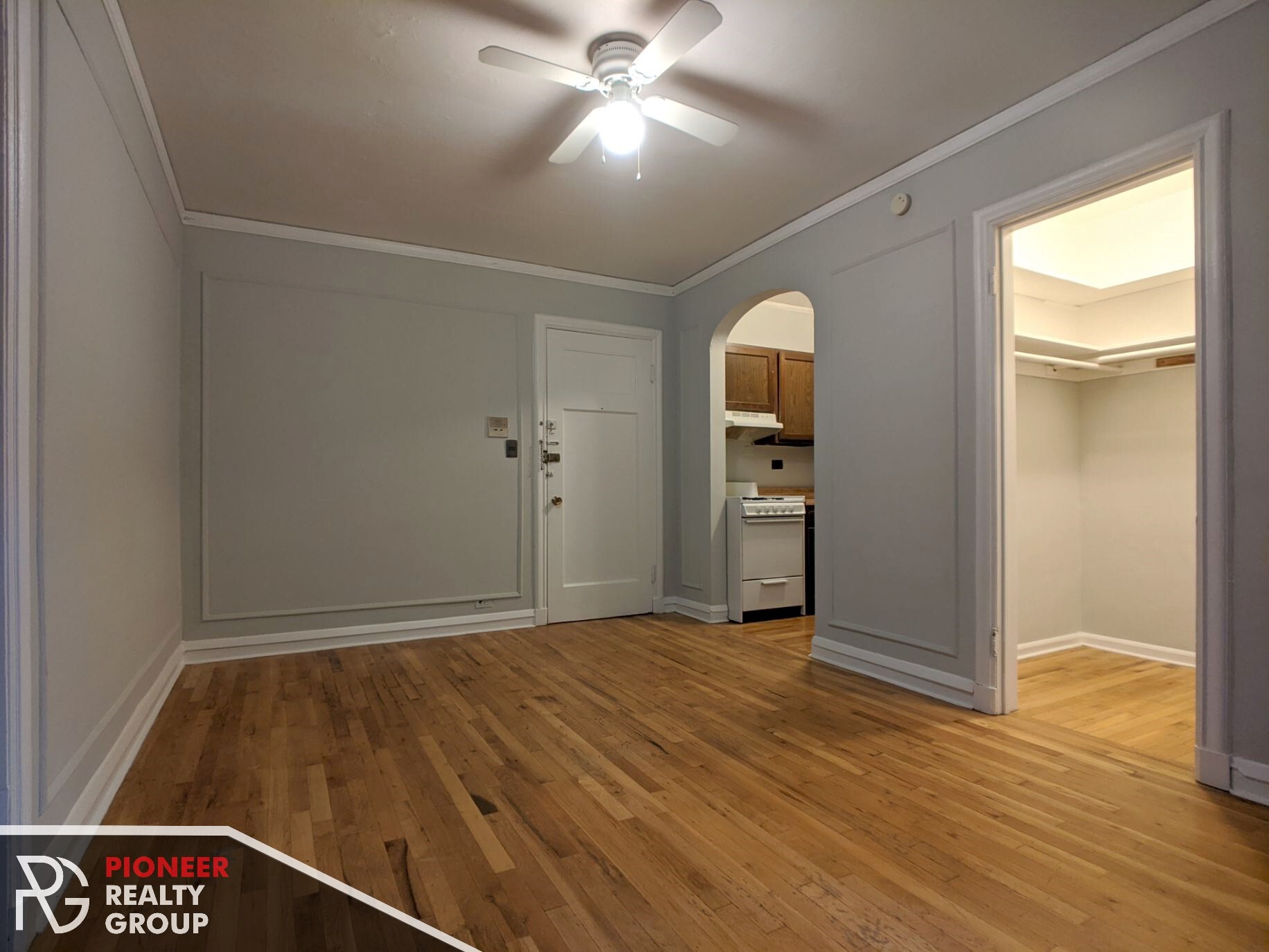 Building Photo - 835 W Wolfram St