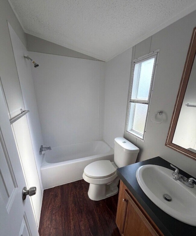 Building Photo - 141 Fox Meadow Dr