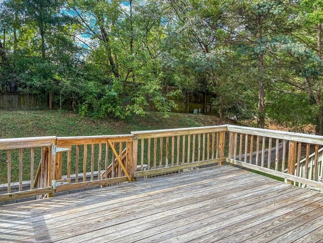 Building Photo - Holiday Special! – No Application Fee This Season! - 3 Bedroom Home with Pool Access - $150 Disco...