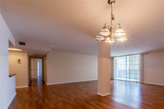 Building Photo - 1833 S Ocean Dr