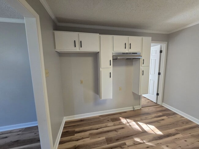 Building Photo - 2 Bed/1 Bath House