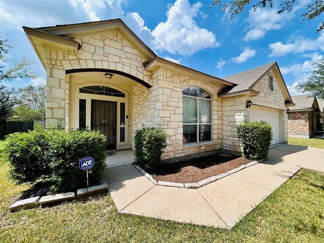Building Photo - 468 Clarence Ct