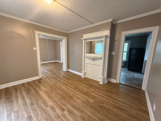 Building Photo - Charming 4-Bedroom Single-Family Home | Section?8 Eligible