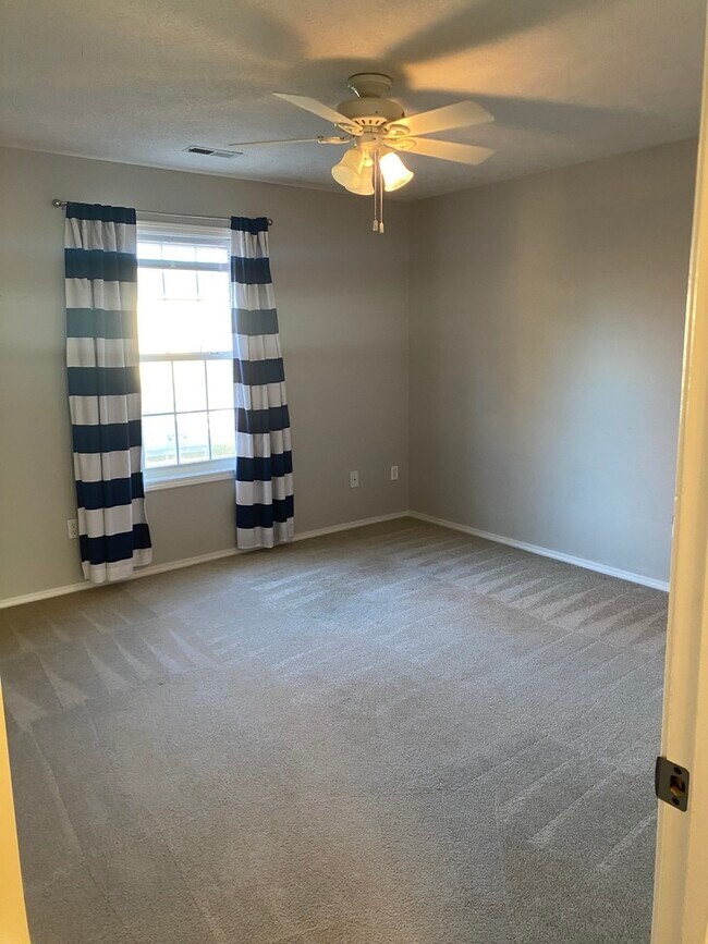 Building Photo - 1704 Sunrise Point