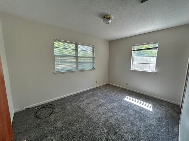 Building Photo - 205 Powell Dr