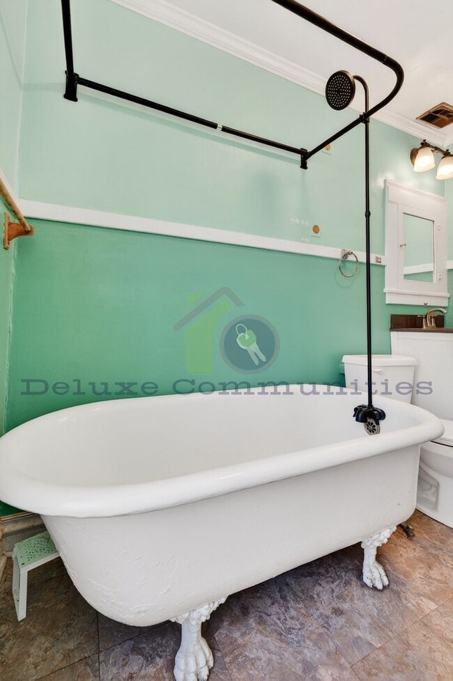 Building Photo - 410 Eastern Ave SE