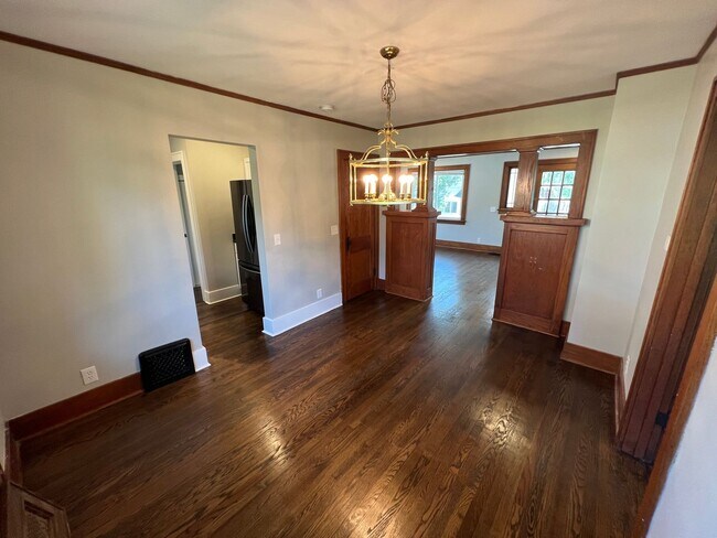 Building Photo - Charming 3BR Home close to Benson/Dundee