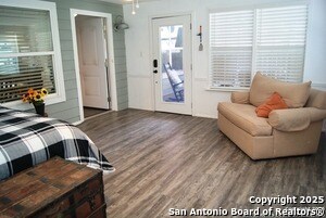 Building Photo - 320 Lighthouse