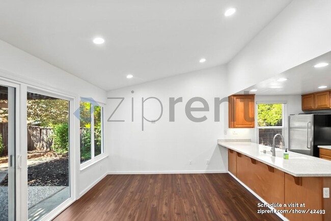 Building Photo - 516 Tanager Rd