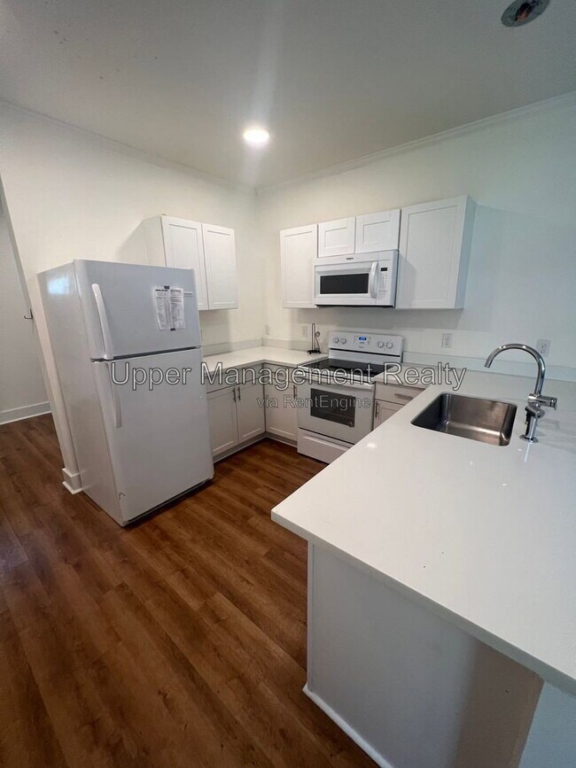 Building Photo - 1531 Lowerline St