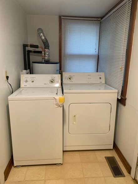 Building Photo - 1136 28th St