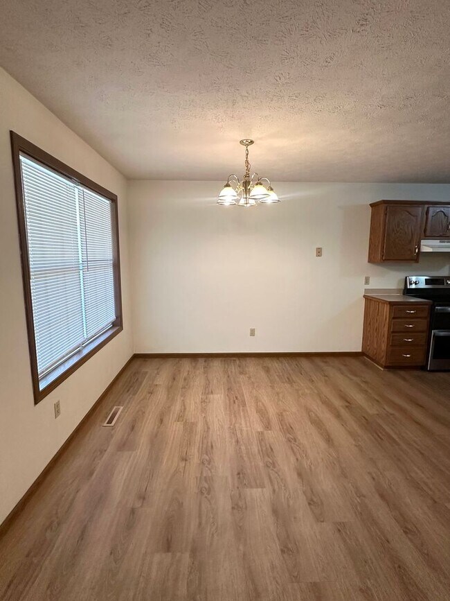Building Photo - 3115 W Raynell St