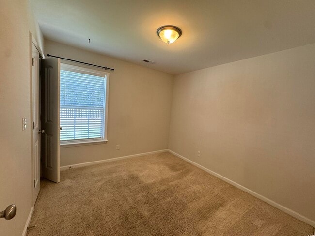 Building Photo - 122 Desurrency Ct