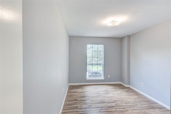 Building Photo - 1709 Windy Park Cir