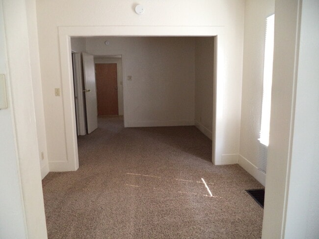 Building Photo - 1216 House in Northeast Minot! Pet Friendly!