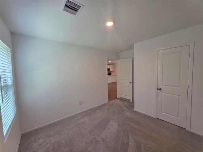 Building Photo - 314 Riverwood Village Ln
