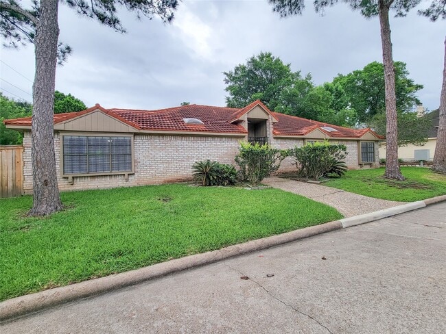 Building Photo - 12800 Briar Forest Dr
