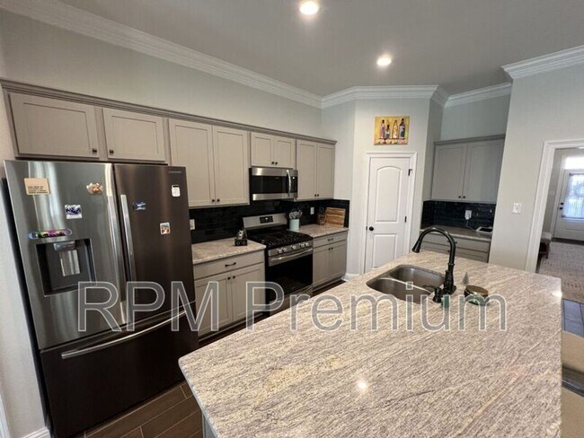 Building Photo - 14401 Sterling Oaks Dr