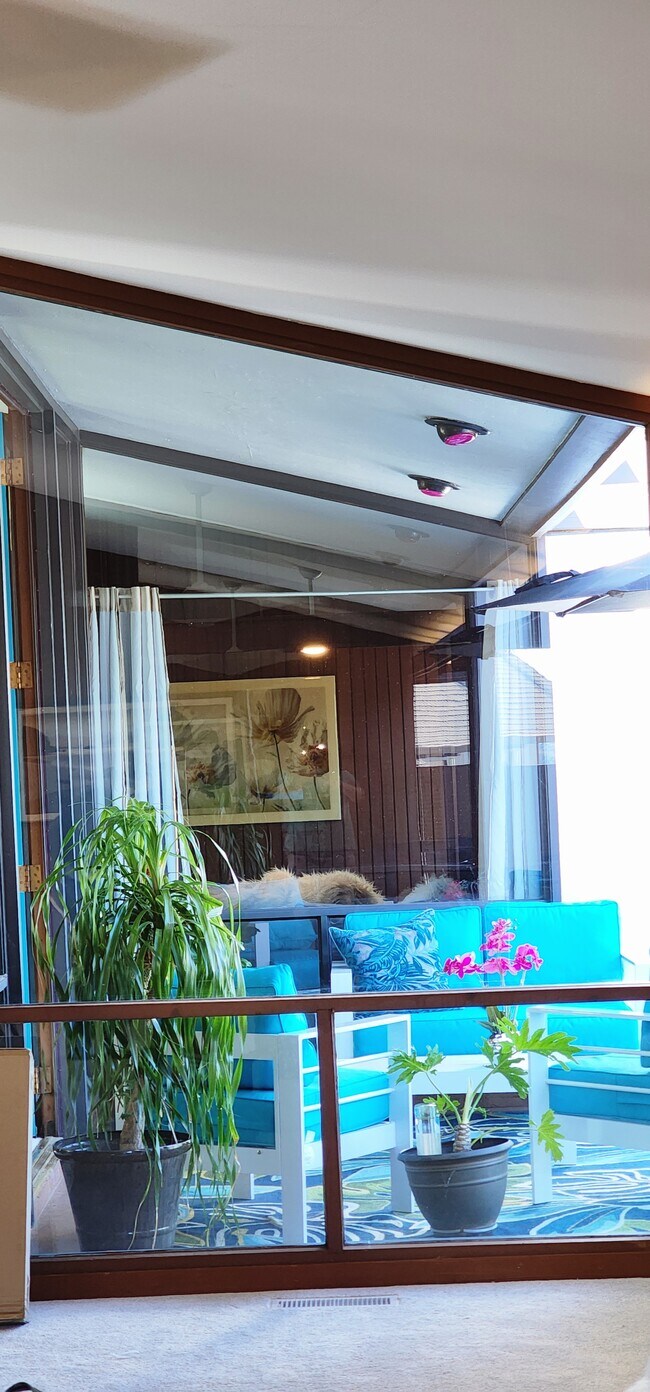 Building Photo - 100 Wimbledon Way