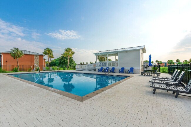 Building Photo - 4000 Gulf Terrace Dr