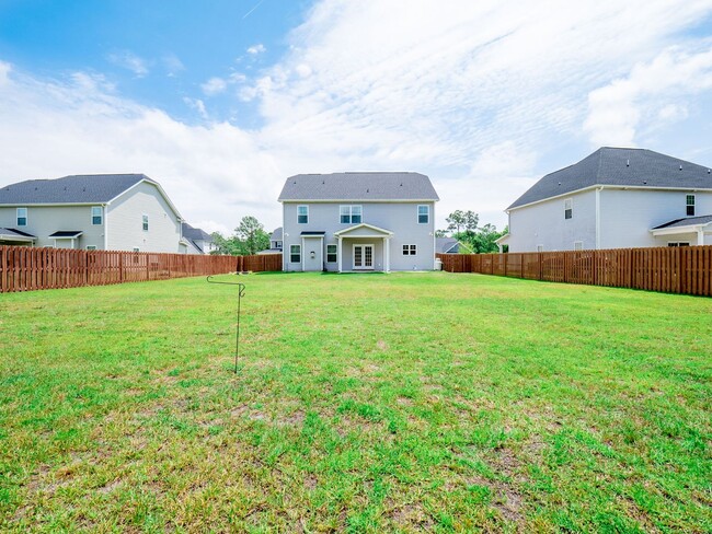 Building Photo - 909 Needlerush Rd