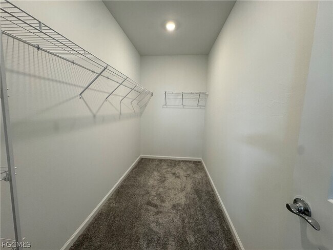 Building Photo - 1024 Caloosa Breeze Dr