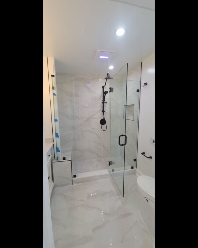 Master Bath - 5003 South Dakota Ave NE